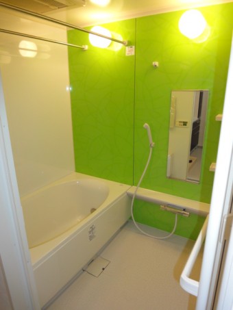 お掃除のしやすいINAXリノビオのお風呂に交換 お掃除のしやすいINAXリノビオのお風呂に交換